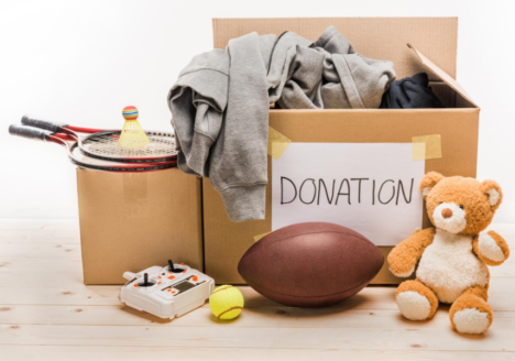 DECLUTTERING